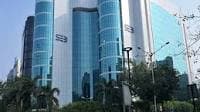 SEBI slaps ₹11 lakh fine on IIFL Securities for flouting stock broker rules